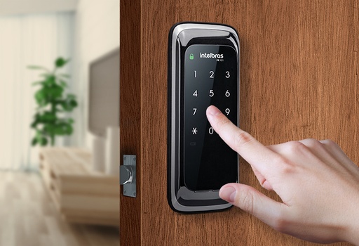 [FR101] La cerradura digital FR 101 posee acceso por contraseña numérica, teclado de 12 teclas touch instalación simple